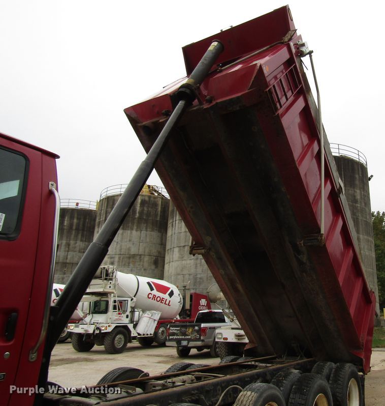 image for item DG8229 2006 Sterling L-Line dump truck