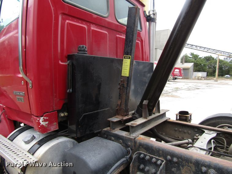 image for item DG8229 2006 Sterling L-Line dump truck