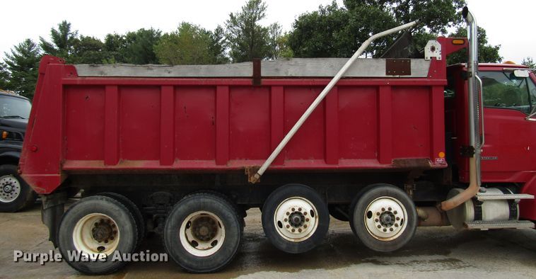 image for item DG8229 2006 Sterling L-Line dump truck