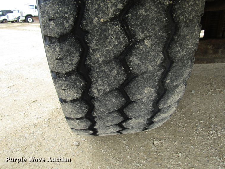 image for item DG8230 2001 Sterling L-Line ready mix truck