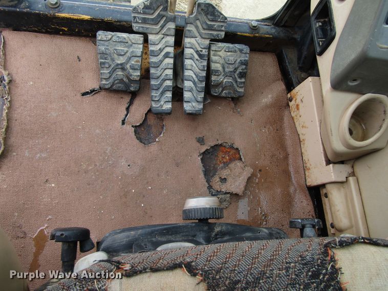 image for item DG8231 1997 Caterpillar 322B L excavator