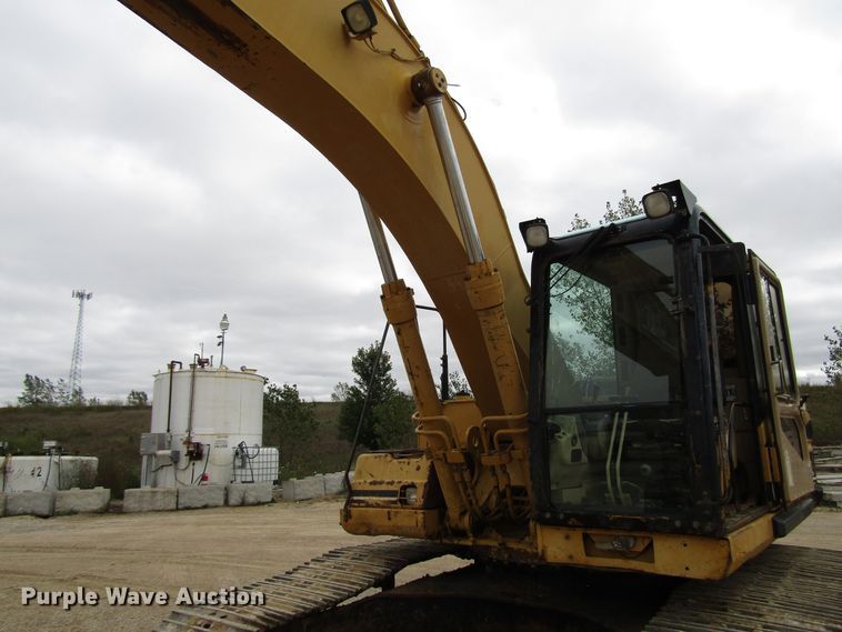 image for item DG8231 1997 Caterpillar 322B L excavator