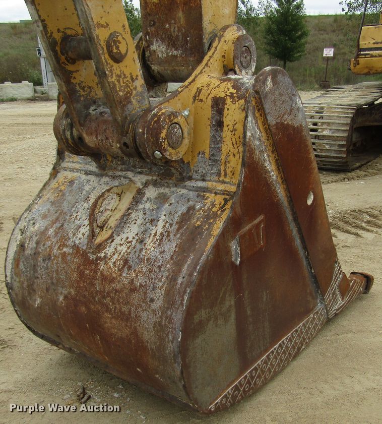 image for item DG8231 1997 Caterpillar 322B L excavator