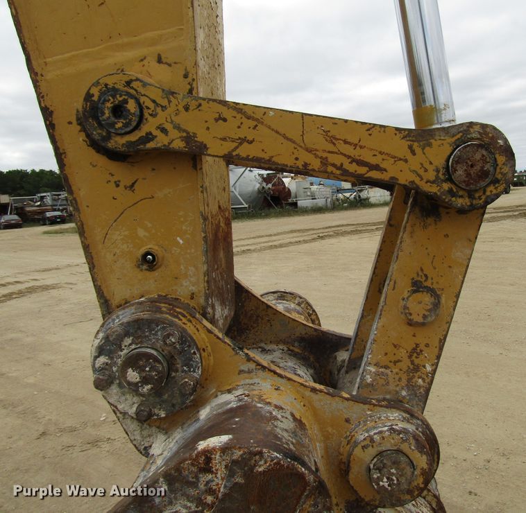 image for item DG8231 1997 Caterpillar 322B L excavator