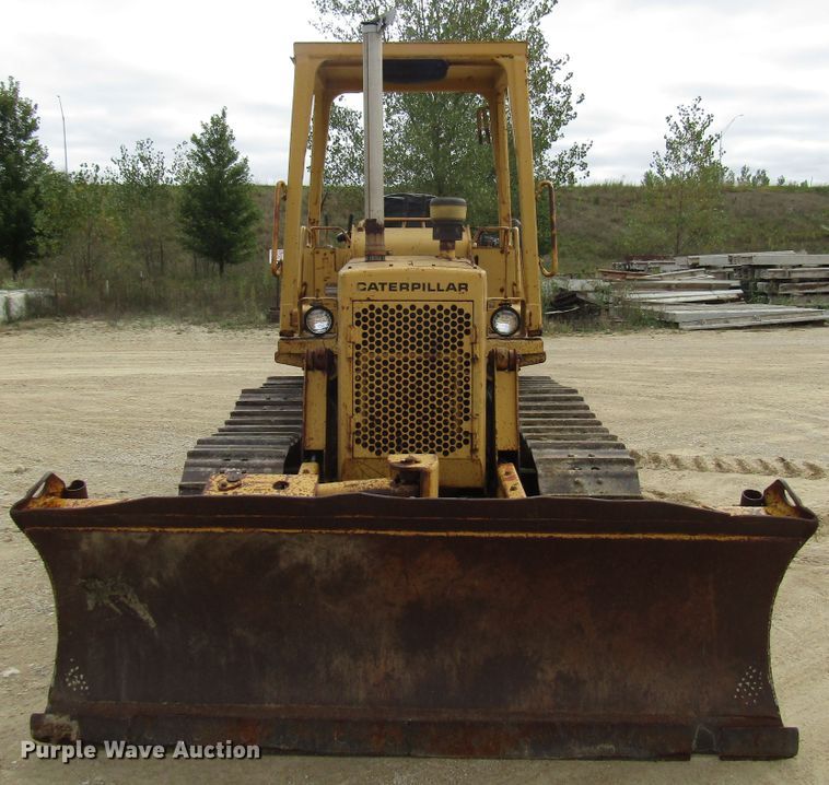 image for item DG8232 1984 Caterpillar D3B dozer