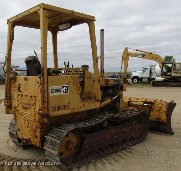 image for item DG8232 1984 Caterpillar D3B dozer