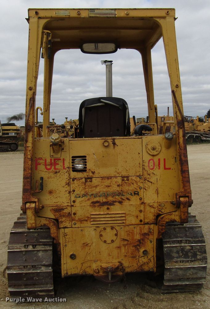 image for item DG8232 1984 Caterpillar D3B dozer