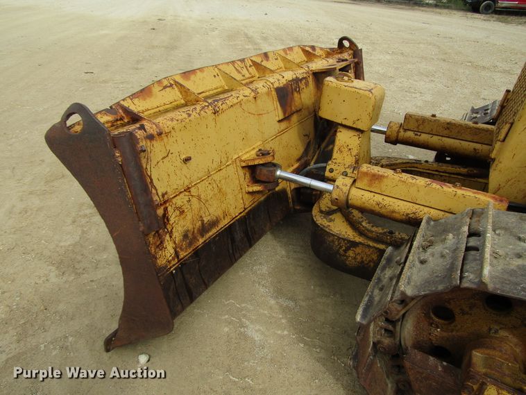 image for item DG8232 1984 Caterpillar D3B dozer