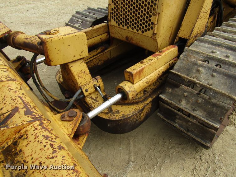 image for item DG8232 1984 Caterpillar D3B dozer