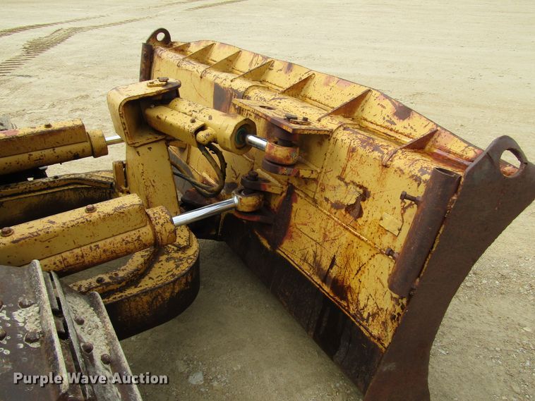 image for item DG8232 1984 Caterpillar D3B dozer