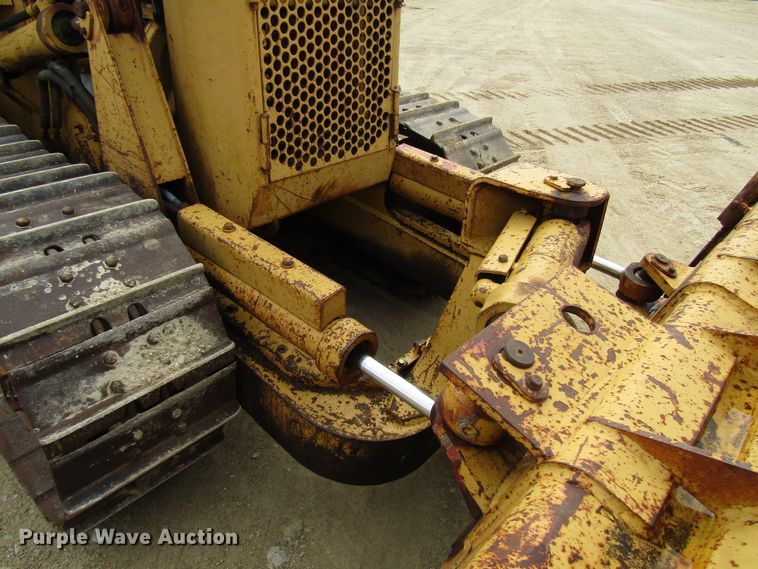 image for item DG8232 1984 Caterpillar D3B dozer