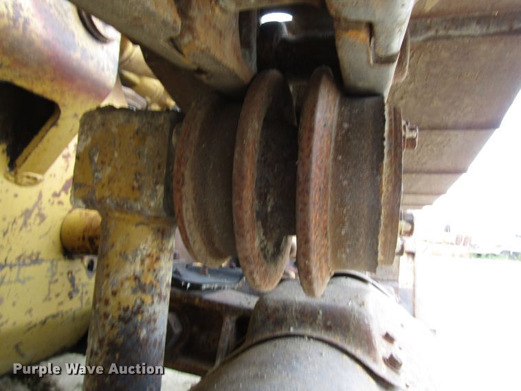 image for item DG8232 1984 Caterpillar D3B dozer