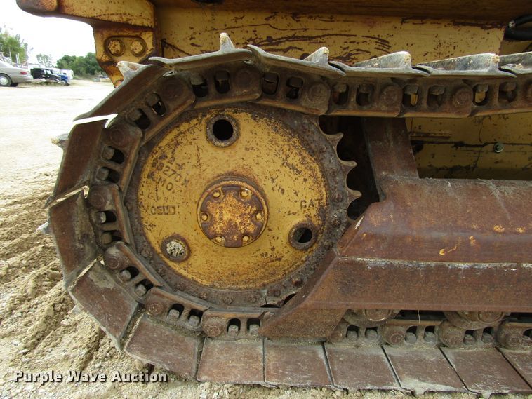 image for item DG8232 1984 Caterpillar D3B dozer