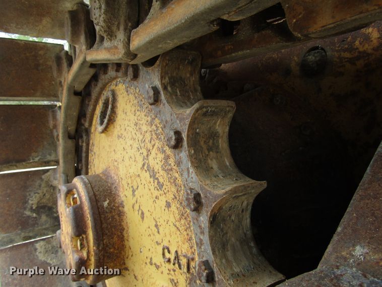 image for item DG8232 1984 Caterpillar D3B dozer