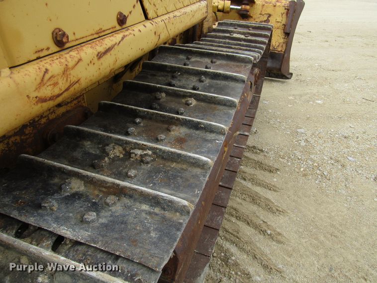 image for item DG8232 1984 Caterpillar D3B dozer