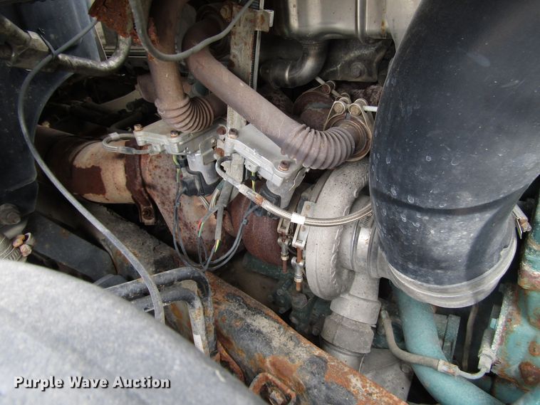 image for item DG8234 2006 Volvo VN semi truck