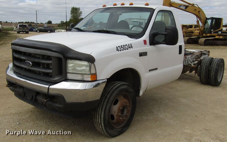image for item DG8235 2002 Ford F550 Super Duty truck cab and chassis