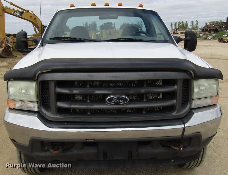 image for item DG8235 2002 Ford F550 Super Duty truck cab and chassis