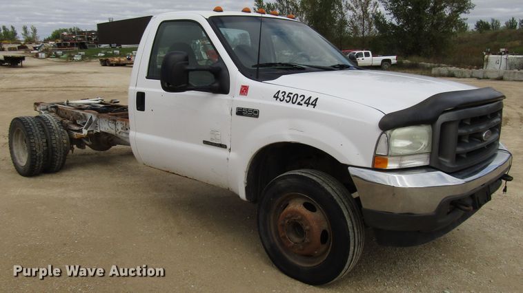 image for item DG8235 2002 Ford F550 Super Duty truck cab and chassis