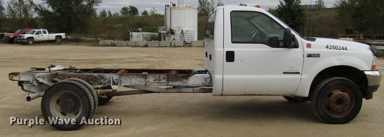 image for item DG8235 2002 Ford F550 Super Duty truck cab and chassis
