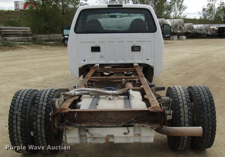 image for item DG8235 2002 Ford F550 Super Duty truck cab and chassis