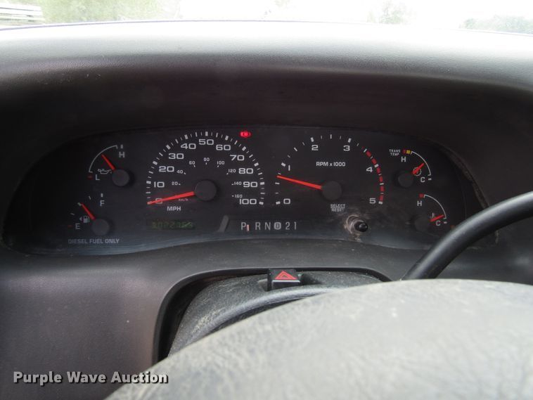 image for item DG8235 2002 Ford F550 Super Duty truck cab and chassis