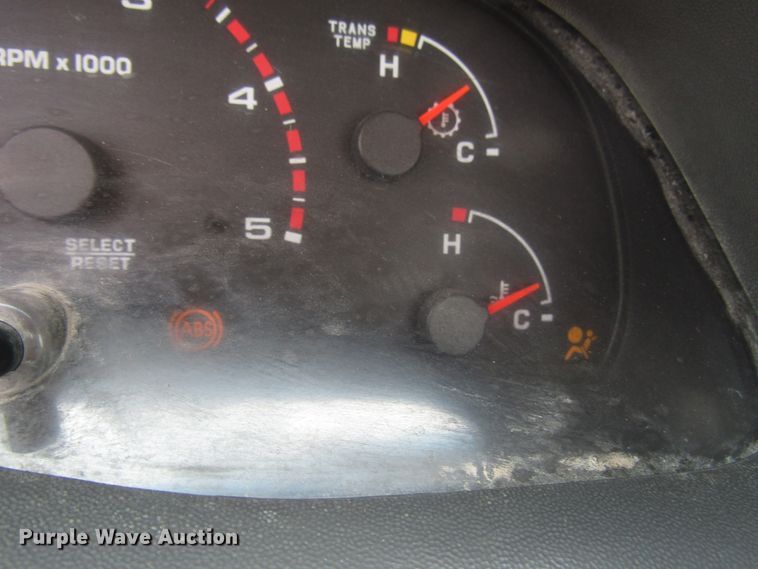 image for item DG8235 2002 Ford F550 Super Duty truck cab and chassis