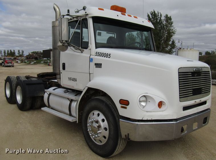 image for item DG8236 2000 Freightliner FL112 semi truck