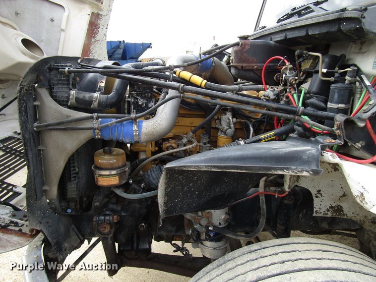 image for item DG8236 2000 Freightliner FL112 semi truck