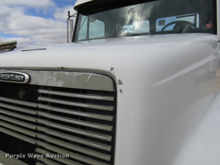 image for item DG8236 2000 Freightliner FL112 semi truck