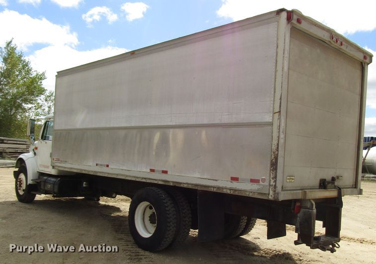 image for item DG8237 1993 International 4900 box truck