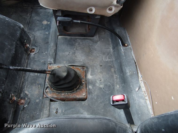 image for item DG8237 1993 International 4900 box truck