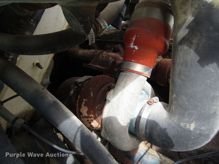 image for item DG8237 1993 International 4900 box truck