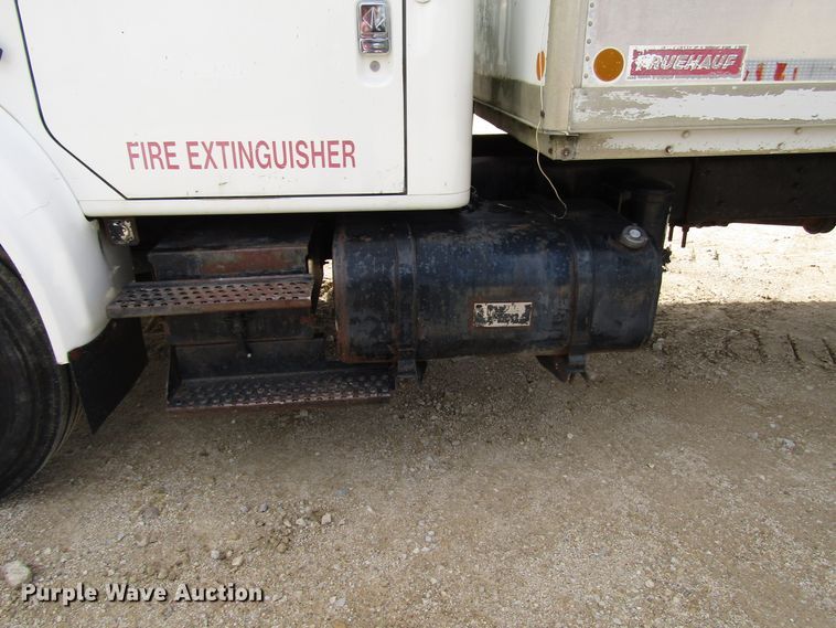 image for item DG8237 1993 International 4900 box truck