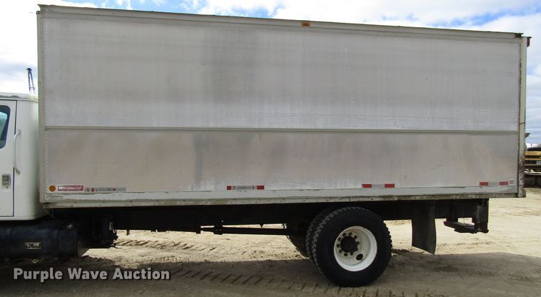 image for item DG8237 1993 International 4900 box truck