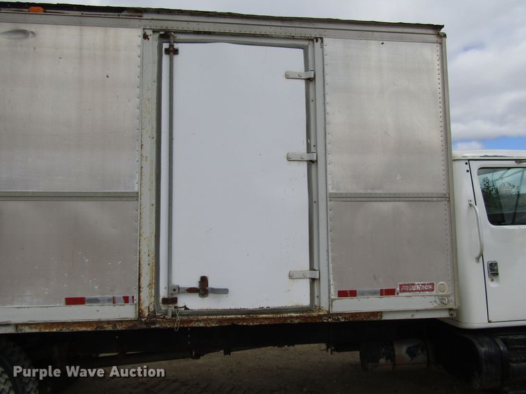 image for item DG8237 1993 International 4900 box truck