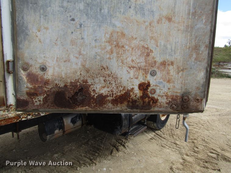 image for item DG8237 1993 International 4900 box truck