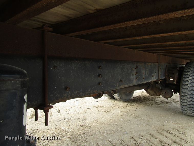 image for item DG8237 1993 International 4900 box truck