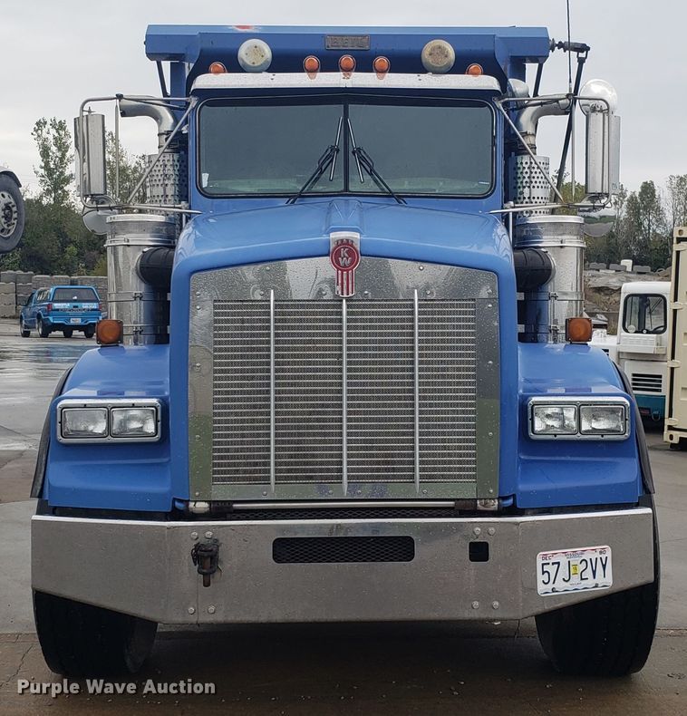 image for item DG8754 2001 Kenworth T800 dump truck