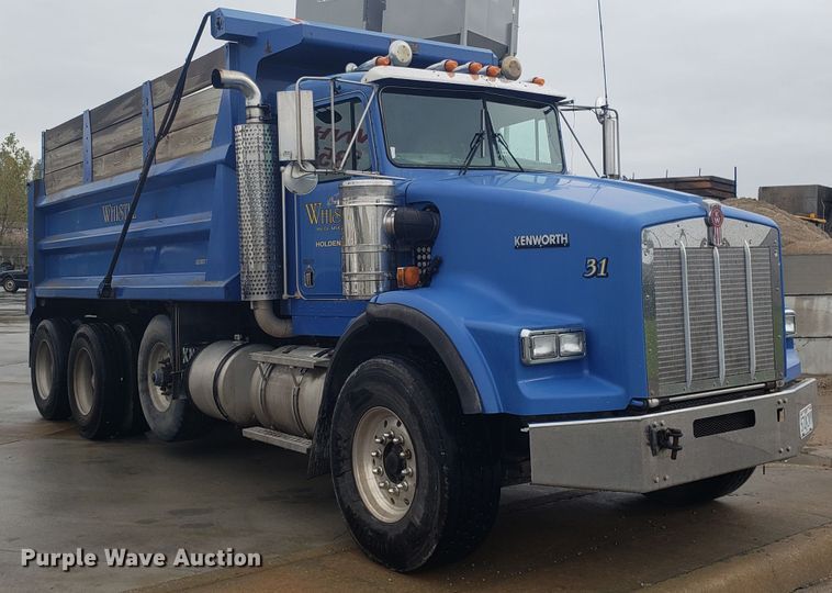 image for item DG8754 2001 Kenworth T800 dump truck