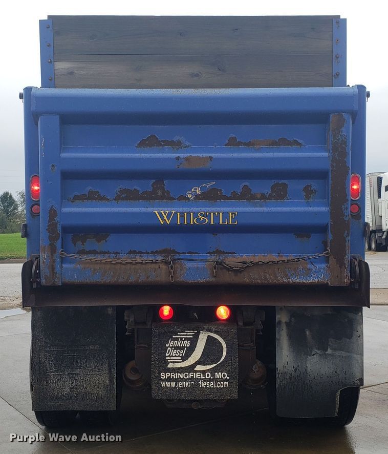 image for item DG8754 2001 Kenworth T800 dump truck