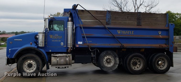 image for item DG8754 2001 Kenworth T800 dump truck