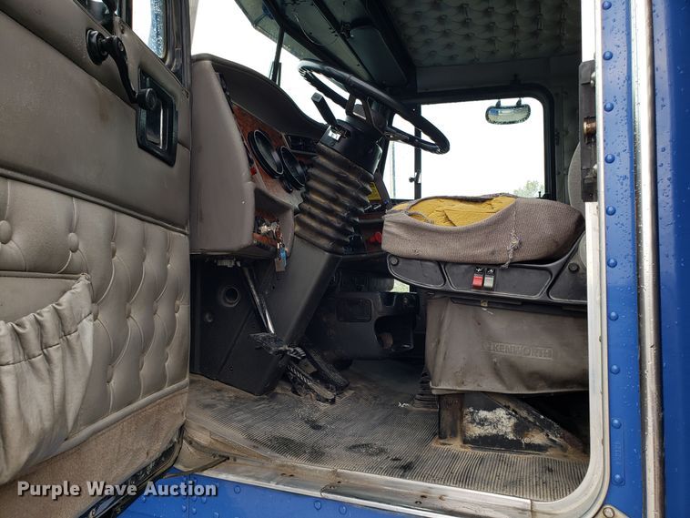 image for item DG8754 2001 Kenworth T800 dump truck