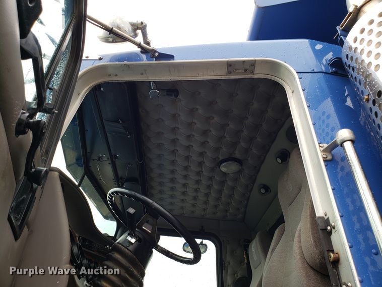 image for item DG8754 2001 Kenworth T800 dump truck