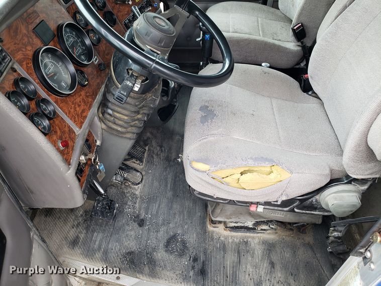 image for item DG8754 2001 Kenworth T800 dump truck