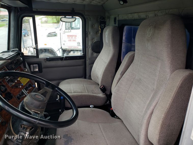 image for item DG8754 2001 Kenworth T800 dump truck