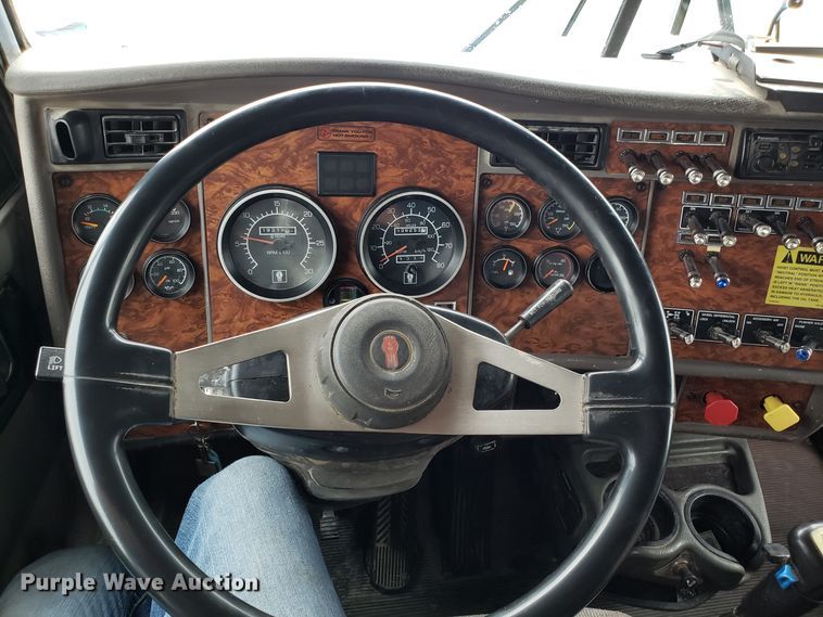 image for item DG8754 2001 Kenworth T800 dump truck