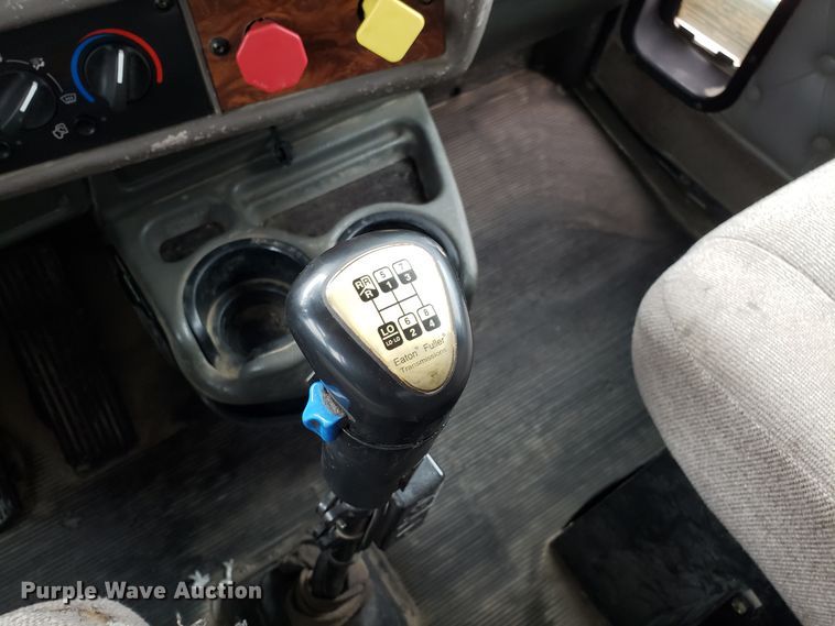 image for item DG8754 2001 Kenworth T800 dump truck