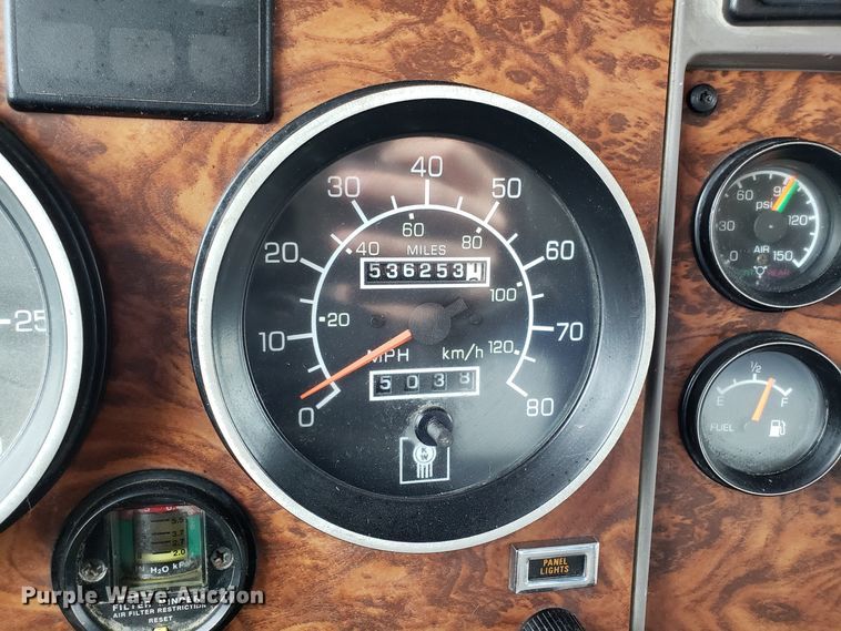 image for item DG8754 2001 Kenworth T800 dump truck