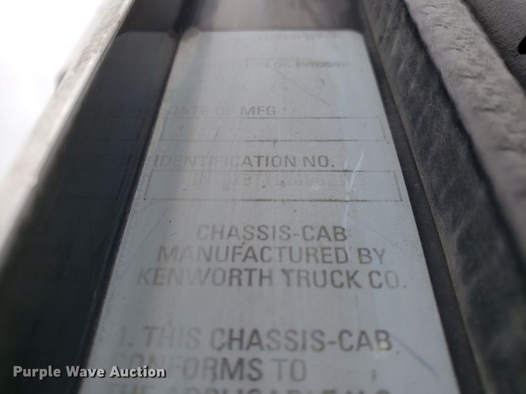 image for item DG8754 2001 Kenworth T800 dump truck